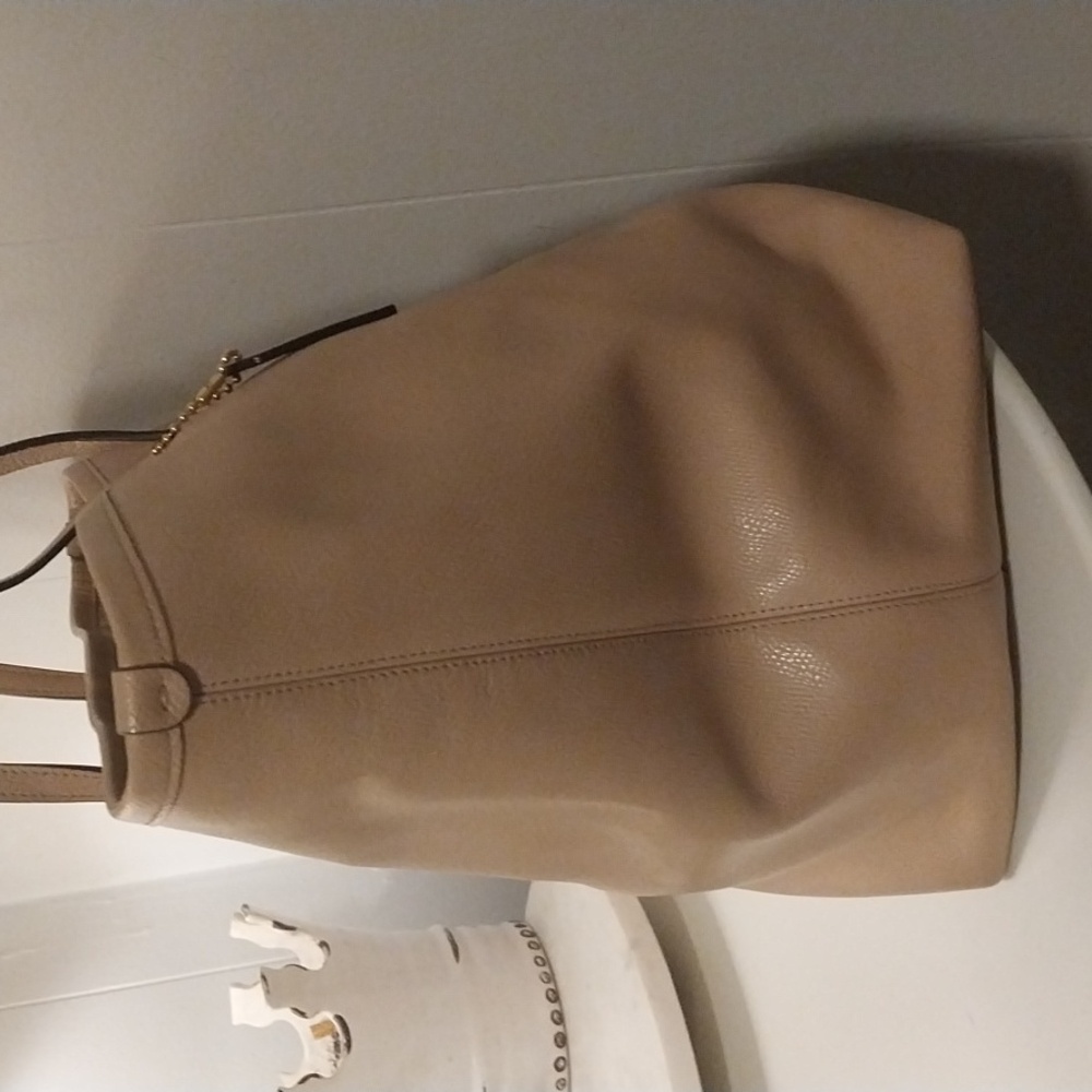 Lg Coach Tote - Picture 7 of 15